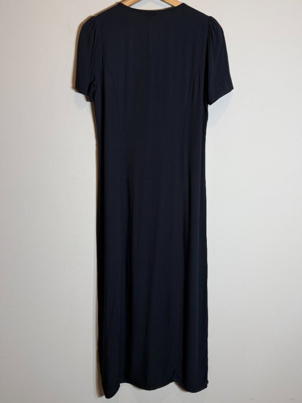 Monrow Revolve Crepe Button-Down Midi Dress Women's Small Black V-Neck Flowy NWT - Picture 11 of 13